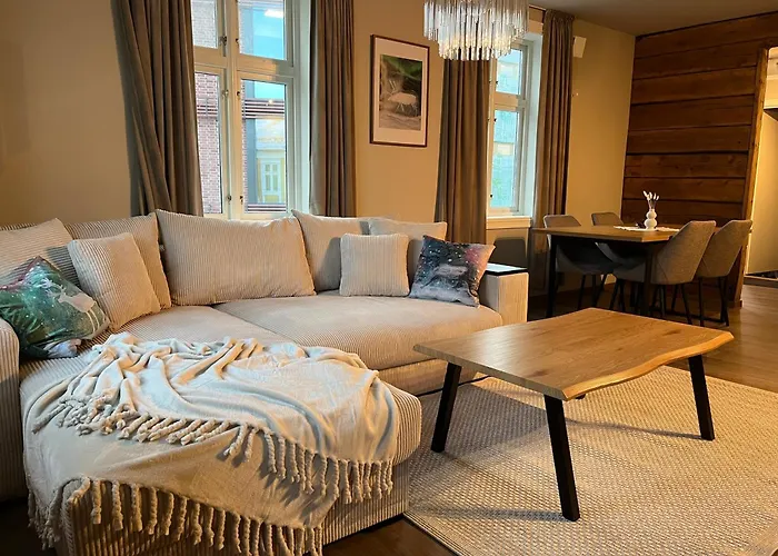 Апартаменты Historic Strandgata 36 Тромсё